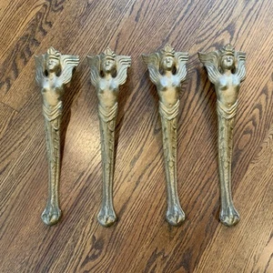 4 antiche gambe in metallo fuso Art Nouveau da recupero alate e coronate donna artiglio piede - Foto 1 di 9