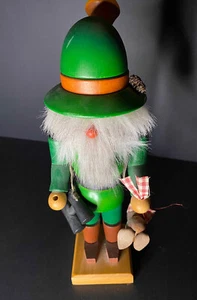 Vintage Holzkunst Christian Ulbricht West Germany Rabbit Hunter Nutcracker 11” - Picture 1 of 12