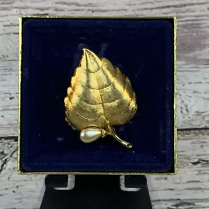 Avon Golden Leaf Pin Vintage Perfume Glace Holder Brooch Pearl Accent Jewelry - Picture 1 of 7