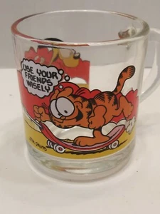 Garfield Odie 1978 Mcdonalds Mug VGC Use your friends wisely - Picture 1 of 6