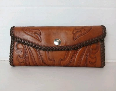 Cartera de cuero marrón vintage mecanizada a mano cierre a presión detalle floral concha Foto 1 de 4