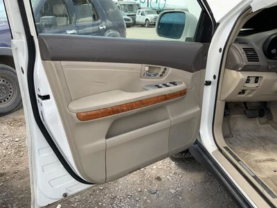 OEM RX330     2005 Front Door Trim Panel 1362650 - Image 1 of 4