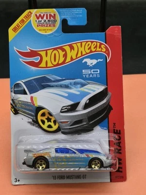 Ford Mustang GT 2014 Hot Wheels #161 HW Race-Track Aces '13 gris Varia con Gold5Sp Foto 1 de 2