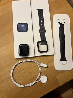 Apple Watch Series 9 45mm GPS+Cellular Aluminiumgehäuse Mitternacht - Bild 1 von 4
