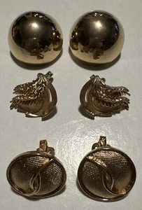 Lot Of 3 Pairs Earrings Vintage Clip On TRIFARI GOLD TONE 1950’s SIGNED - Picture 1 of 9
