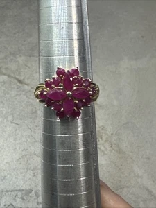Anillo Flor Racimo Rubí Oro Amarillo 10k Talla 7.75 Z50 - Imagen 1 de 15
