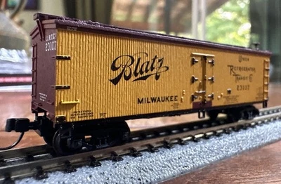 Atlas Master N Scale #50005617 40’ Wood Reefer Blatz Milwaukee 23107 CC NY - Image 1 of 4
