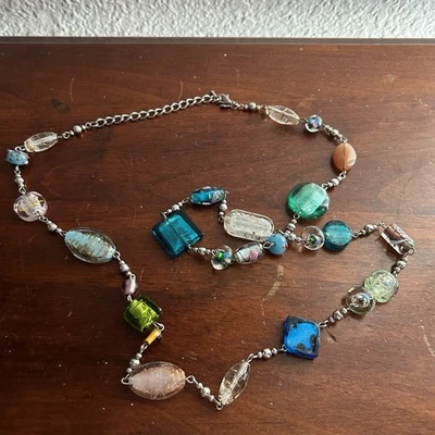 Hermoso collar de cuentas de vidrio veneciano estilo arte de Murano Premier Designs 35" Foto 1 de 3