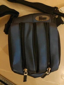 Targus Digital Camera Bag Metallic Blue Dscl05 - Picture 1 of 8