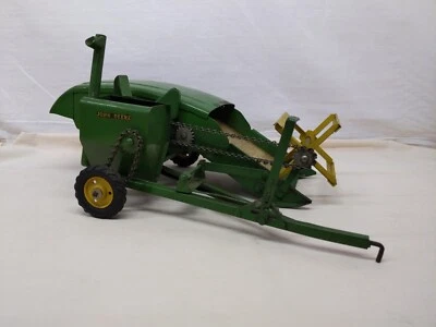 1/16 Eska Farm Toy John Deere Pull Type 12a Combine  - Image 1 of 4