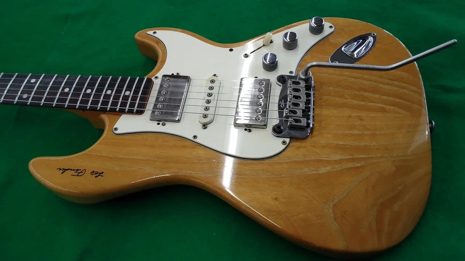 G&L SKYHAWK Used Ash body Maple neck Rosewood fingerboard Natural - Image 1 of 4