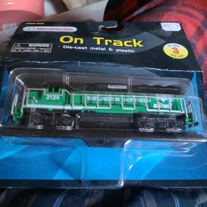 Motore treno Burlington Northern "On Track" nuovo con scatola metallo pressofuso e plastica verde - Foto 1 di 3