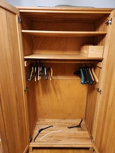 Kleiderschrank, Echtholz - Bild 1 von 2