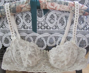 Vtg Felina Beige Nude Ivory Lace Balconnet Underwire Bra 36 B very sexy - Picture 1 of 5
