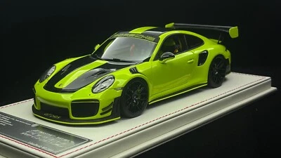 Porsche 911 GT2RS MR (verde acido) [Davis & Giovanni] scala 1/18 - 1 di 1 - Immagine 1 di 4