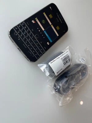 BlackBerry Classic SQC100-4 16GB Black (Unlocked) Smartphone - Image 1 of 4