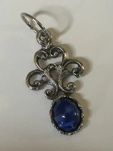 Sarah Pendant Blue Drop Silvertone Costume Jewelry - Imagen 1 de 7