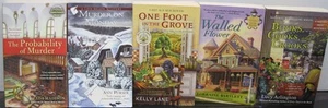 Lot of 5 Books - Amanda Cooper, Jenn McKinlay , Maggie Sefton , Tina Radcliffe - Picture 1 of 15