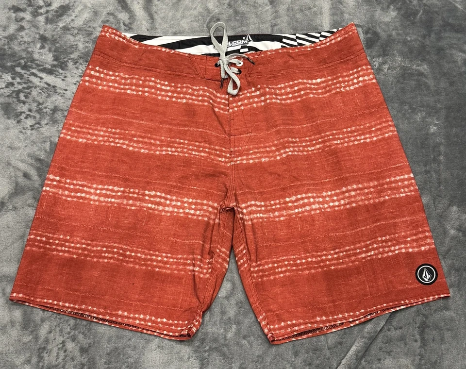 Volcom Board Shorts Mens 38 Red 4 Way Stretch Swim Trunks Surf Beach Pocket - Image 1 of 4
