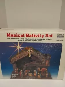 ⭐️Vintage Musical Nativity 14 Piece Handmade Stable Italy-Plays Silent Night⭐️ - Picture 1 of 9