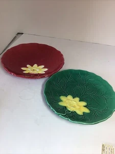 2 platos antiguos de flores de nenúfar de mayólica alemana Zell, verde y rojo. - Imagen 1 de 13