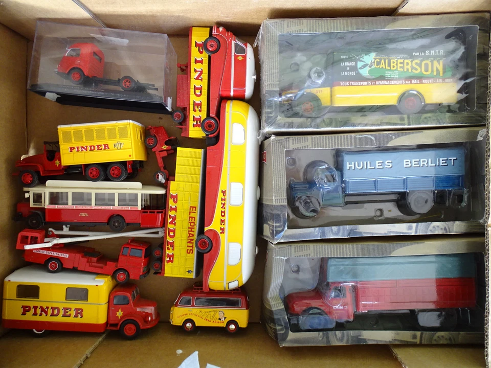 Ixo Atlas E Diversi 1/43 1/50 1/60 - Lotto Di 12 Pinder E Camion Berliet - Immagine 1 di 1