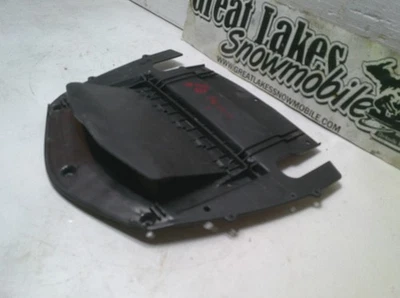 Moto de nieve Polaris Fusion 600 700 900 RMK 2006 Switchback Upper Plenum Bellypan Foto 1 de 4