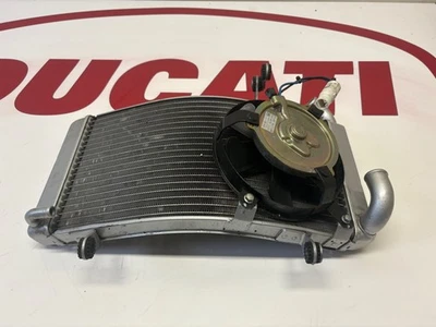 Ducati radiator water cooler watercooler & fan 748 916 996 54840081A - Image 1 of 4