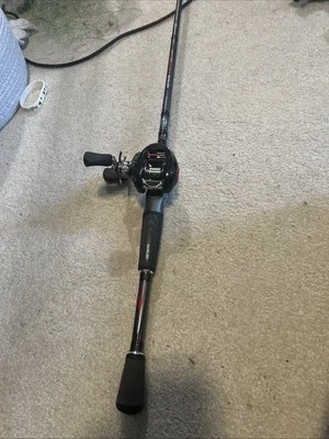 $80 AHORRO/Bajo Pro Shops Extreme XML Baitcast Combo - Derecha - 7' - Mediano Pesado Foto 1 de 4