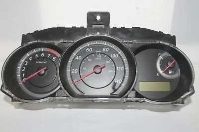 Cuadro de instrumentos velocímetro medidores del panel de instrumentos Nissan Versa 2012 2.061 millas Foto 1 de 4