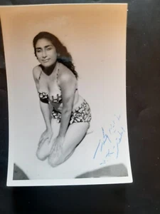 EGYPT LOVELY MOVIE STAR " NADIA EL GINDI " PHOTO & SIGNATURE AT MONTAZA BEACH - Picture 1 of 3
