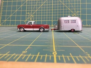 Greenlight Hitch & Tow 1968 Chevy C-10 und Airstream 16' Bambi - Bild 1 von 12