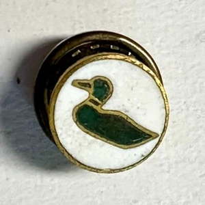Perno de solapa trasero con tornillo esmaltado Ducks Unlimited de 3/8" c1930s - Imagen 1 de 3