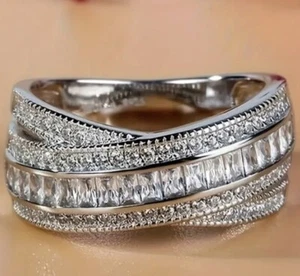 Cocktailring Baguetteschliff Zirkonia kräftig Silber Edelstahl Kreuz. - Bild 1 von 4