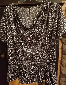 Women's Black & White Animal Print(1x) - Picture 1 of 3