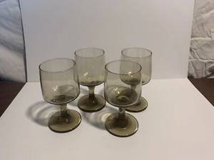 Kleine Weinkelche Vintage Mid Century Modern geräuchert mit Stiel - Bild 1 von 9