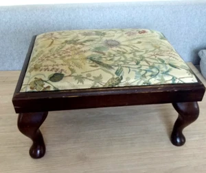 Vintage Footstool Upholsted Tapestry Top Cabriole Legs Furniture - Picture 1 of 7
