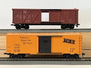 LOT OF 2 HO Scale Boxcars: Mantua TH&B #3298 and Santa Fe #1289057 - Picture 1 of 6
