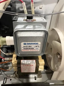HORNO MICROONDAS MAGNETRÓN ALTO VOLTAJE DAEWOO 2M218 - Imagen 1 de 1