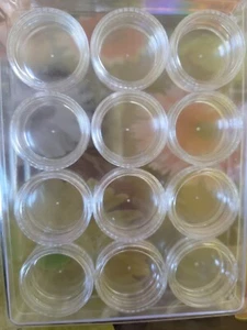 20 pz Mini Contenitori Perline Trasparenti Barattoli A Vite Rotondi Gioielli Deposito Di Plastica - Foto 1 di 2