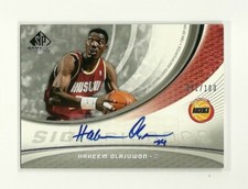 2005-06 UD SP Game Used HAKEEM OLAJUWON SP SIGnificance Autograph #d 071/100