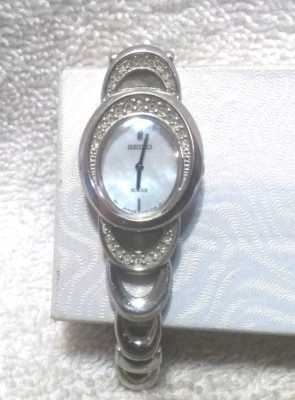 Seiko Solar Quartz Watch Women V115-0BR0 Mop Dial Silver Bracelet Working Great - Image 1 of 4