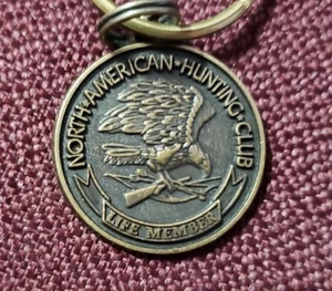 Schlüsselanhänger North American Hunting Club Mitglied Rucksack Handtasche Anhänger Adler Geschenk - Bild 1 von 3