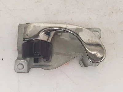 MITSUBISHI GALANT 1996 LHD DELANTERO DERECHO INTERIOR CROMADO MANIJA PUERTA OEM Foto 1 de 2