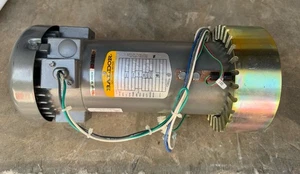 Motor de accionamiento de cinta de correr Landice L7 L8 8700 Baldor 3 HP DC con montaje, correa y espuma - Imagen 1 de 6