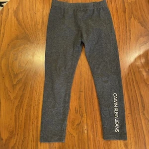 Calvin Klein Girls Size 5/6 Leggings Gray With Pink Decal - Picture 1 of 8