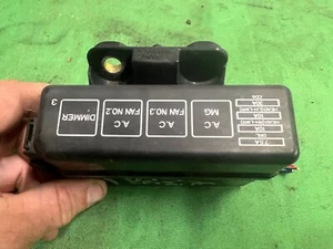 98-02 PRIZIM / Corolla 1.8 Engine Small Fuse Relay Box 1686UMA2 Free Ship B15 - Foto 1 di 7