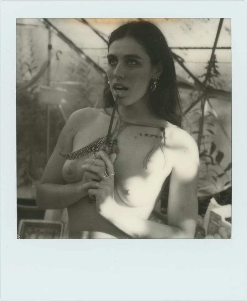 Original ART Nude Polaroid Lia by Herr Merzi #13 - Bild 1 von 1