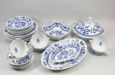 Hutschenreuther Maria Theresia 28-tlg. Speiseservice Zwiebelmuster - Bild 1 von 4