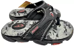 KLEINE JUNGEN NERF SANDALEN FLIP FLOPS FARBEN schwarz/hellgrau Größe 7/8 - Bild 1 von 8